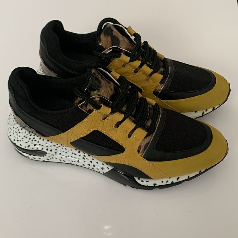 Steve Madden Barra Wedge Sneackers Size 8,5